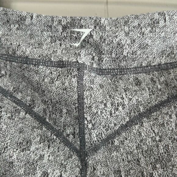 Gymshark Dry Leggings Womens Small Gray Pixel Print High Rise Compression Workou - Picture 5 of 10